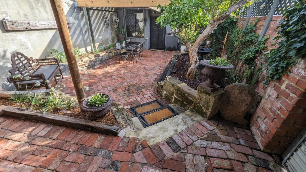 Hatbox House *